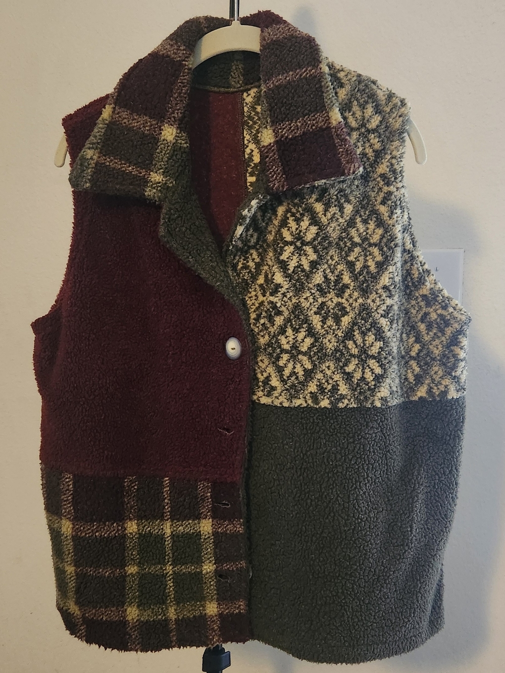 Source Unknown Kids Patchwork Sherpa Vest in Burgundy, Olive & Cream